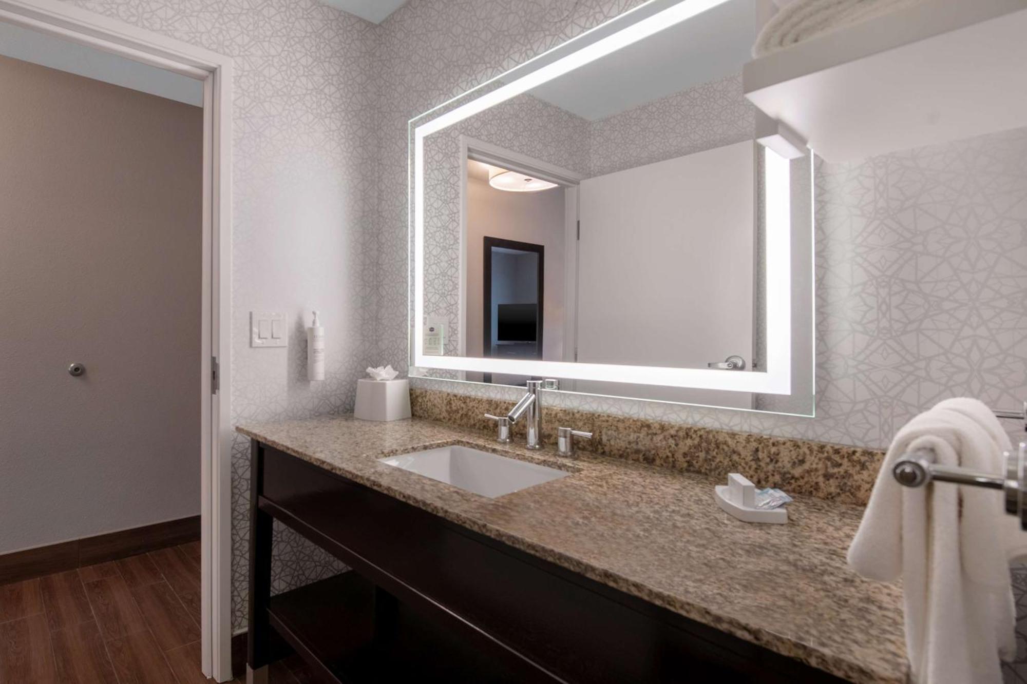 Hampton Inn & Suites Harvey New Orleans Westbank Exteriör bild